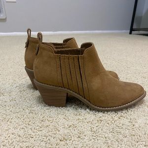 Tan Suede American Eagle Booties